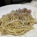 もやしと豚肉の塩焼きそば